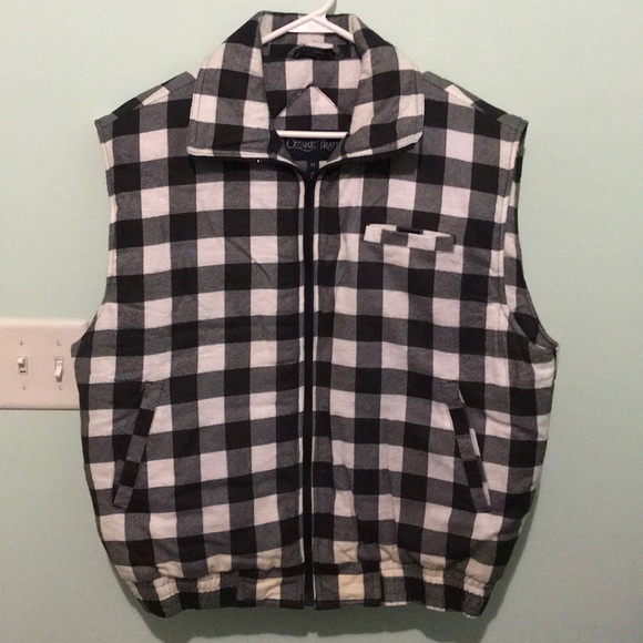 SOLD🌟FIRM PRICE: Ozark Trail Men’s Vest - Picture 2 of 5